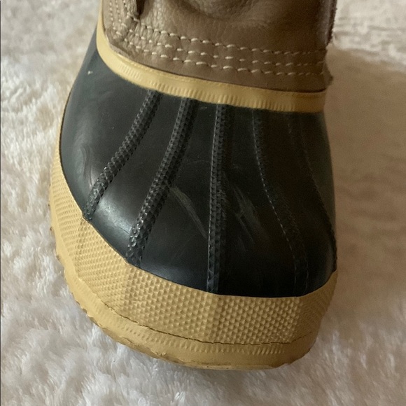 Gently Loved Sorel Brown and Black Snow Boots - Picture 7 of 9